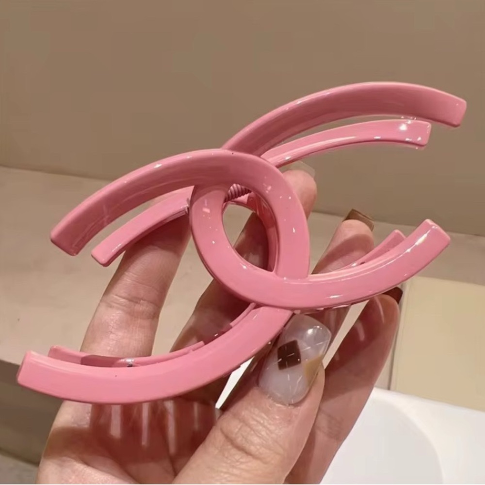 High Fashion Hair Claw Clips - Picture 4 of 4